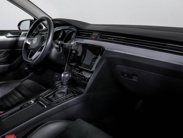 Volkswagen Passat B8 Рестайлинг с пробегом 2021 года, цена 2 690 000 рублей, 66184 км, седан, Автокод Объявления