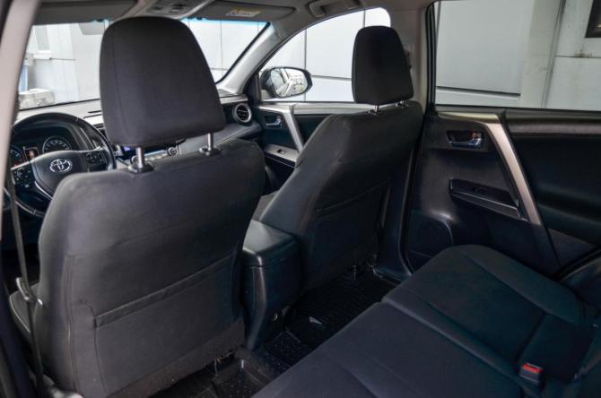 Toyota RAV4 IV (XA40) Рестайлинг с пробегом 2018 года, цена 2 380 000 рублей, 195689 км, внедорожник, Автокод Объявления