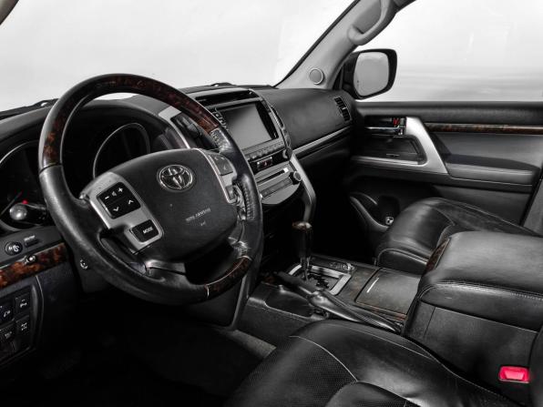Toyota Land Cruiser 200 Series Рестайлинг 1 с пробегом 2012 года, цена 2 779 000 рублей, 220000 км, внедорожник, Автокод Объявления