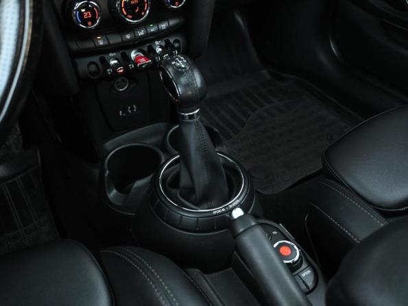 Mini Hatch III (F55/F56) с пробегом 2016 года, цена 1 959 000 рублей, 129860 км, хэтчбек, Автокод Объявления