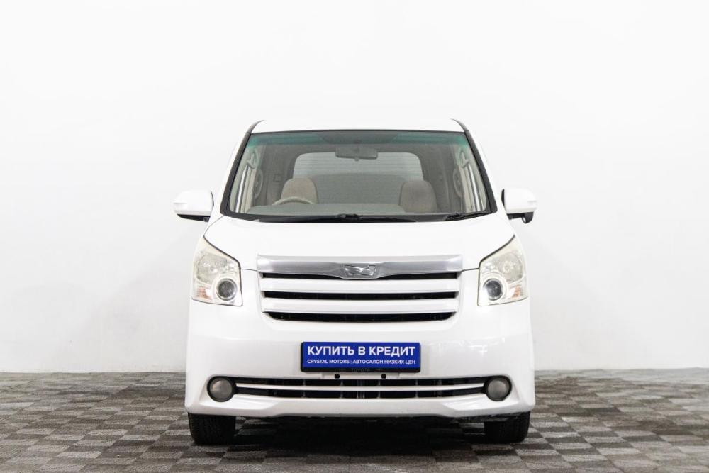 Toyota Noah II (R70) Сургут  - изображение 2