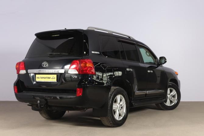 Toyota Land Cruiser 200 Series Рестайлинг 1 с пробегом 2015 года, цена 4 399 000 рублей, 375000 км, внедорожник, Автокод Объявления