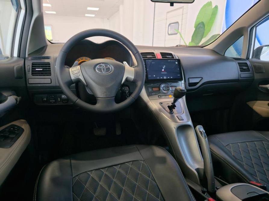 Toyota Auris I Таганрог  - изображение 13