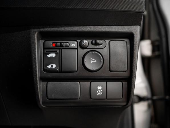 Honda Freed I Рестайлинг с пробегом 2012 года, цена 1 055 000 рублей, 176273 км, компактвэн, Автокод Объявления