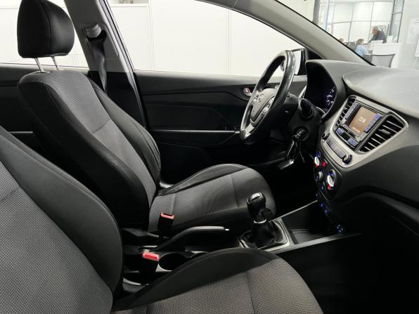 Hyundai Solaris II с пробегом 2018 года, цена 980 000 рублей, 168483 км, седан, Автокод Объявления