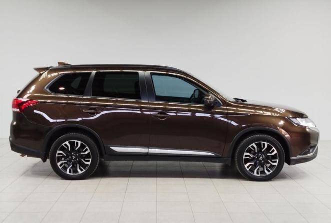 Mitsubishi Outlander III Рестайлинг 3 с пробегом 2021 года, цена 1 900 000 рублей, 169416 км, внедорожник, Автокод Объявления