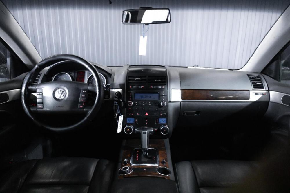 Volkswagen Touareg I Рестайлинг Тюмень  - изображение 12