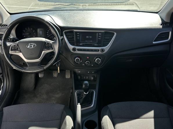 Hyundai Solaris II с пробегом 2019 года, цена 1 230 000 рублей, 125921 км, седан, Автокод Объявления