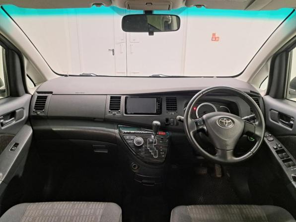 Toyota ISis I Рестайлинг с пробегом 2012 года, цена 1 229 000 рублей, 159828 км, минивэн, Автокод Объявления