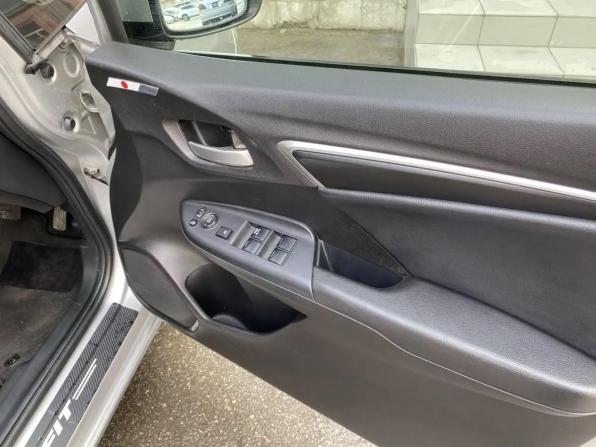 Honda Fit III с пробегом 2013 года, цена 1 105 000 рублей, 193519 км, хэтчбек, Автокод Объявления