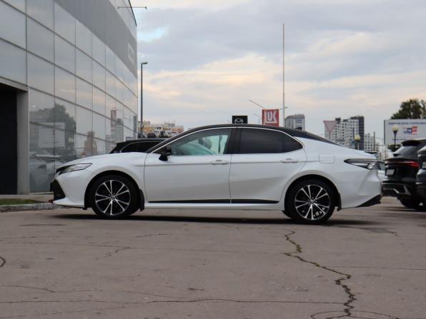 Toyota Camry VIII (XV70) Рестайлинг с пробегом 2020 года, цена 3 045 000 рублей, 42313 км, седан, Автокод Объявления