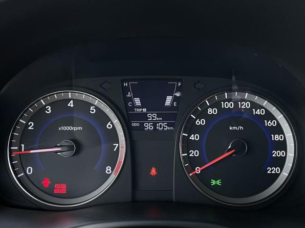 Hyundai Solaris I с пробегом 2012 года, цена 880 000 рублей, 96105 км, седан, Автокод Объявления