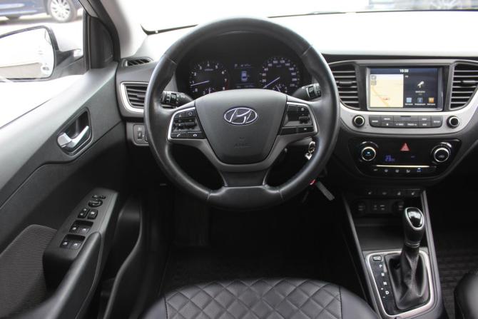 Hyundai Solaris II с пробегом 2019 года, цена 1 277 000 рублей, 136176 км, седан, Автокод Объявления