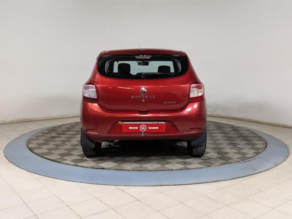 Renault Sandero II с пробегом 2014 года, цена 519 900 рублей, 142000 км, хэтчбек, Автокод Объявления