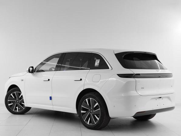 Li Auto (Lixiang) L6 с пробегом 2025 года, цена 6 679 000 рублей, 6 км, внедорожник, Автокод Объявления