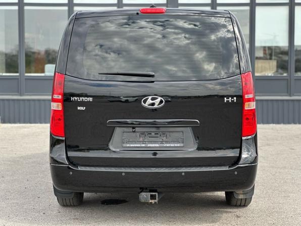 Hyundai H-1 II Рестайлинг с пробегом 2016 года, цена 1 780 000 рублей, 382060 км, минивэн, Автокод Объявления