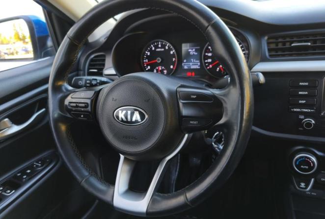 Kia Rio III Рестайлинг с пробегом 2017 года, цена 1 370 000 рублей, 68800 км, седан, Автокод Объявления