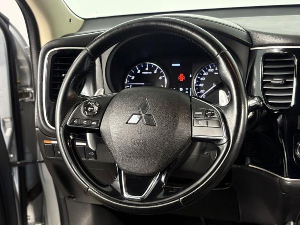 Mitsubishi Outlander III Рестайлинг 2 с пробегом 2016 года, цена 1 645 000 рублей, 157309 км, внедорожник, Автокод Объявления