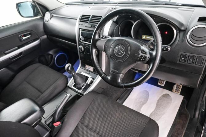 Suzuki Escudo III с пробегом 2008 года, цена 999 000 рублей, 155044 км, внедорожник, Автокод Объявления