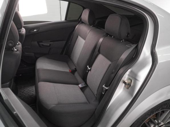 Opel Astra H Рестайлинг с пробегом 2010 года, цена 699 000 рублей, 180051 км, седан, Автокод Объявления