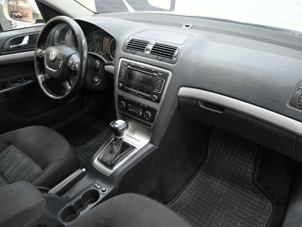 Skoda Octavia II (A5) Рестайлинг с пробегом 2012 года, цена 889 900 рублей, 313905 км, лифтбек, Автокод Объявления