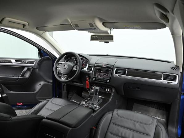 Volkswagen Touareg II Рестайлинг с пробегом 2015 года, цена 2 099 000 рублей, 109000 км, внедорожник, Автокод Объявления
