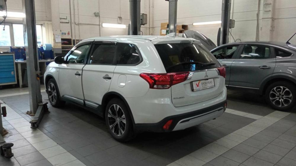 Mitsubishi Outlander III Рестайлинг 3 Санкт-Петербург  - изображение 4