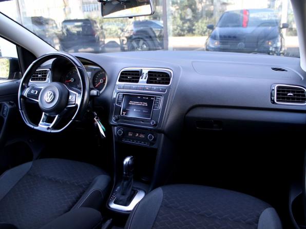 Volkswagen Polo V Рестайлинг с пробегом 2018 года, цена 1 340 000 рублей, 90000 км, седан, Автокод Объявления