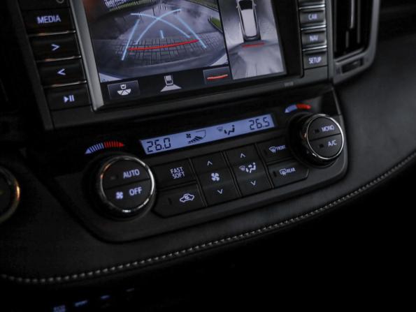 Toyota RAV4 IV (XA40) Рестайлинг с пробегом 2017 года, цена 2 449 000 рублей, 79389 км, внедорожник, Автокод Объявления