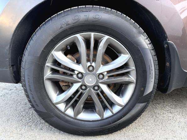 Hyundai ix35 I Рестайлинг с пробегом 2013 года, цена 1 240 000 рублей, 180073 км, внедорожник, Автокод Объявления