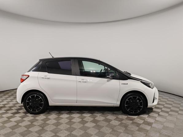 Toyota Yaris III Рестайлинг 2 с пробегом 2017 года, цена 1 375 000 рублей, 160073 км, хэтчбек, Автокод Объявления