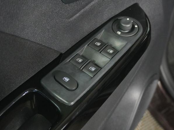 Renault Kaptur I с пробегом 2017 года, цена 1 650 000 рублей, 129500 км, внедорожник, Автокод Объявления