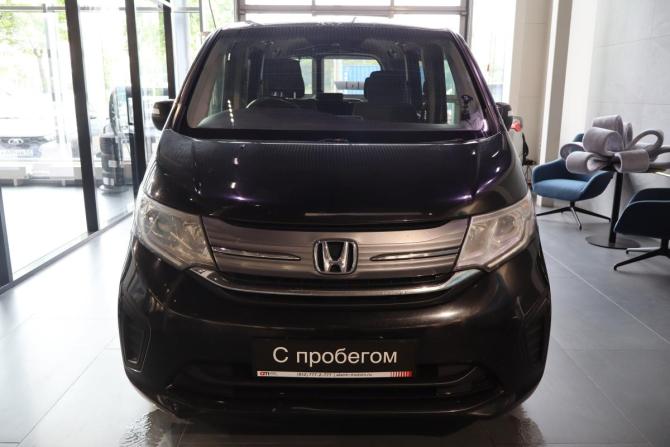 Honda Stepwgn V с пробегом 2017 года, цена 1 269 000 рублей, 235000 км, минивэн, Автокод Объявления