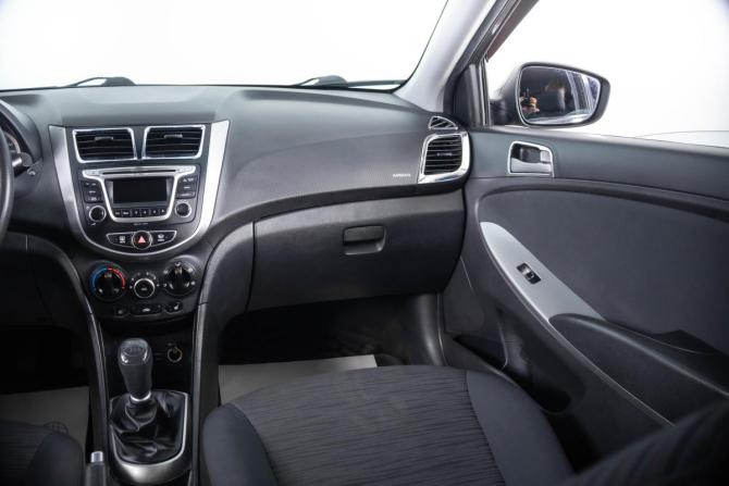 Hyundai Solaris I Рестайлинг с пробегом 2016 года, цена 899 000 рублей, 200302 км, хэтчбек, Автокод Объявления