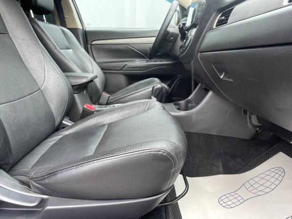 Mitsubishi Outlander III Рестайлинг 2 с пробегом 2015 года, цена 1 720 000 рублей, 185720 км, внедорожник, Автокод Объявления