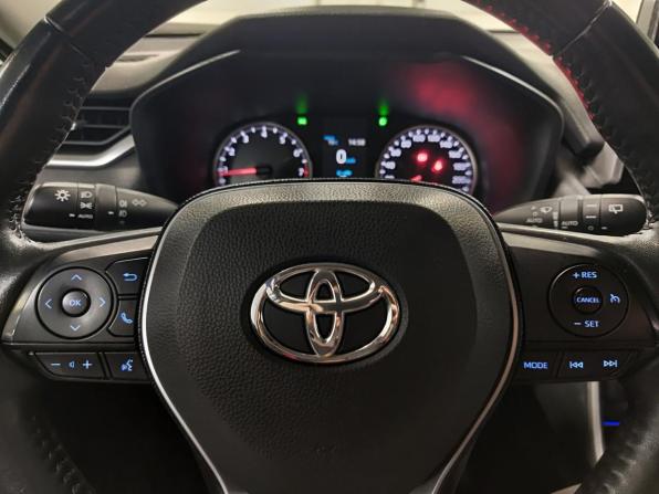 Toyota RAV4 V (XA50) с пробегом 2021 года, цена 3 120 000 рублей, 125602 км, внедорожник, Автокод Объявления