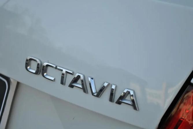 Skoda Octavia III (A7) Рестайлинг с пробегом 2017 года, цена 1 579 000 рублей, 184000 км, лифтбек, Автокод Объявления