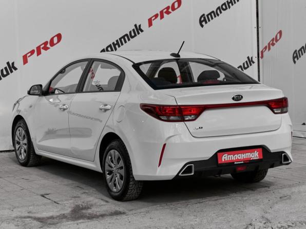 Kia Rio IV Рестайлинг с пробегом 2021 года, цена 1 615 000 рублей, 77531 км, седан, Автокод Объявления