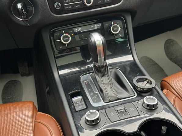 Volkswagen Touareg II с пробегом 2014 года, цена 2 490 000 рублей, 209271 км, внедорожник, Автокод Объявления