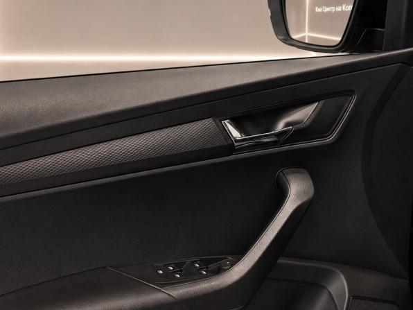 Skoda Karoq I с пробегом 2021 года, цена 2 695 000 рублей, 47000 км, внедорожник, Автокод Объявления