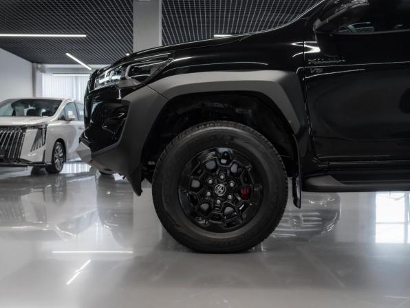 Toyota Hilux VIII Рестайлинг 2 с пробегом 2025 года, цена 7 750 000 рублей, 34 км, пикап, Автокод Объявления