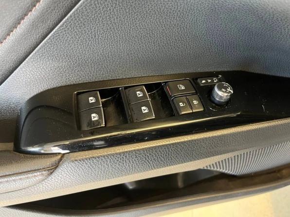 Toyota Camry VIII (XV70) с пробегом 2019 года, цена 2 390 000 рублей, 237913 км, седан, Автокод Объявления