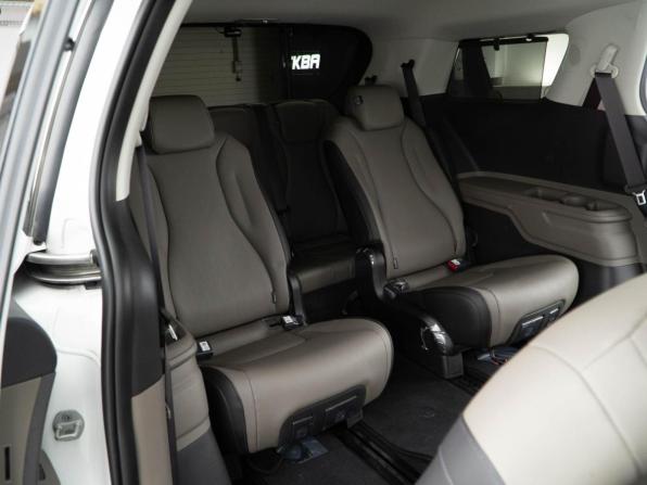 Kia Carnival IV Рестайлинг с пробегом 2025 года, цена 5 998 999 рублей, 12425 км, минивэн, Автокод Объявления