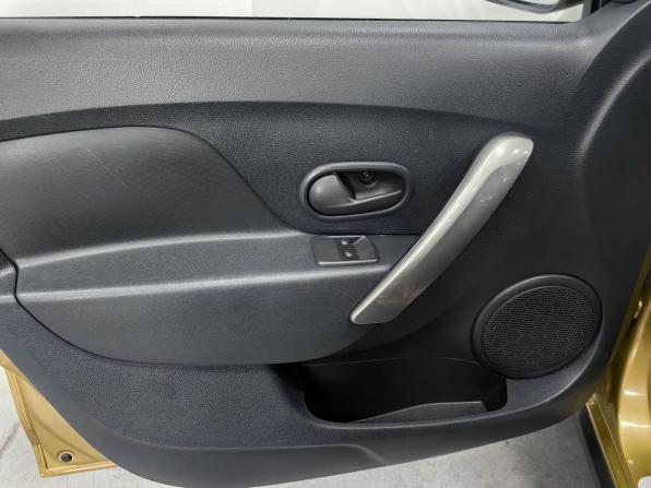 Renault Sandero II Рестайлинг с пробегом 2018 года, цена 1 260 000 рублей, 134000 км, хэтчбек, Автокод Объявления