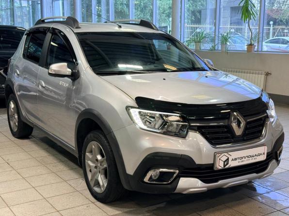 Renault Sandero II Рестайлинг с пробегом 2021 года, цена 999 000 рублей, 40595 км, хэтчбек, Автокод Объявления