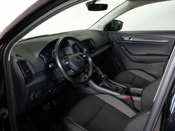 Skoda Karoq I с пробегом 2021 года, цена 2 492 000 рублей, 52665 км, внедорожник, Автокод Объявления