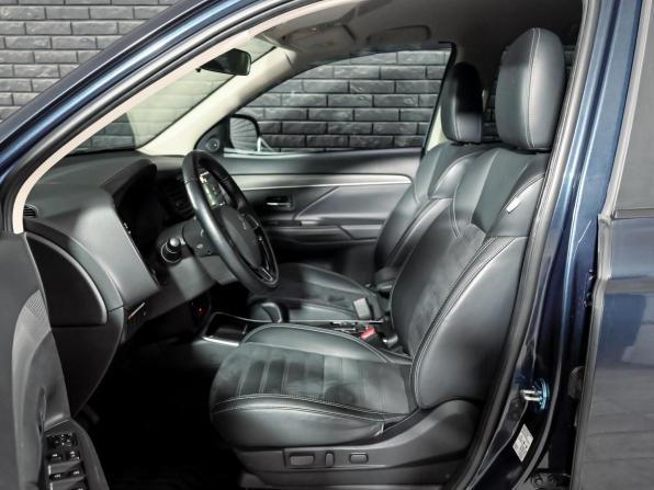 Mitsubishi Outlander III Рестайлинг 3 с пробегом 2021 года, цена 3 100 000 рублей, 23431 км, внедорожник, Автокод Объявления