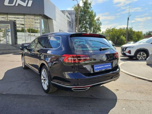 Volkswagen Passat B8 Рестайлинг с пробегом 2019 года, цена 1 900 000 рублей, 241920 км, универсал, Автокод Объявления