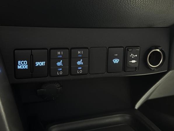 Toyota RAV4 IV (XA40) Рестайлинг с пробегом 2017 года, цена 2 450 000 рублей, 106955 км, внедорожник, Автокод Объявления