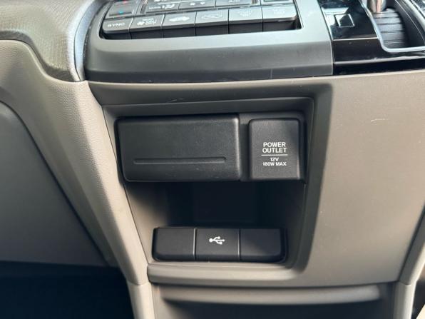 Honda Stepwgn V Рестайлинг с пробегом 2018 года, цена 1 789 000 рублей, 177270 км, минивэн, Автокод Объявления